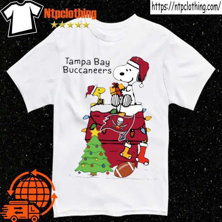 Tampa Bay Buccaneers Snoopy Christmas Shirt - Peanutstee